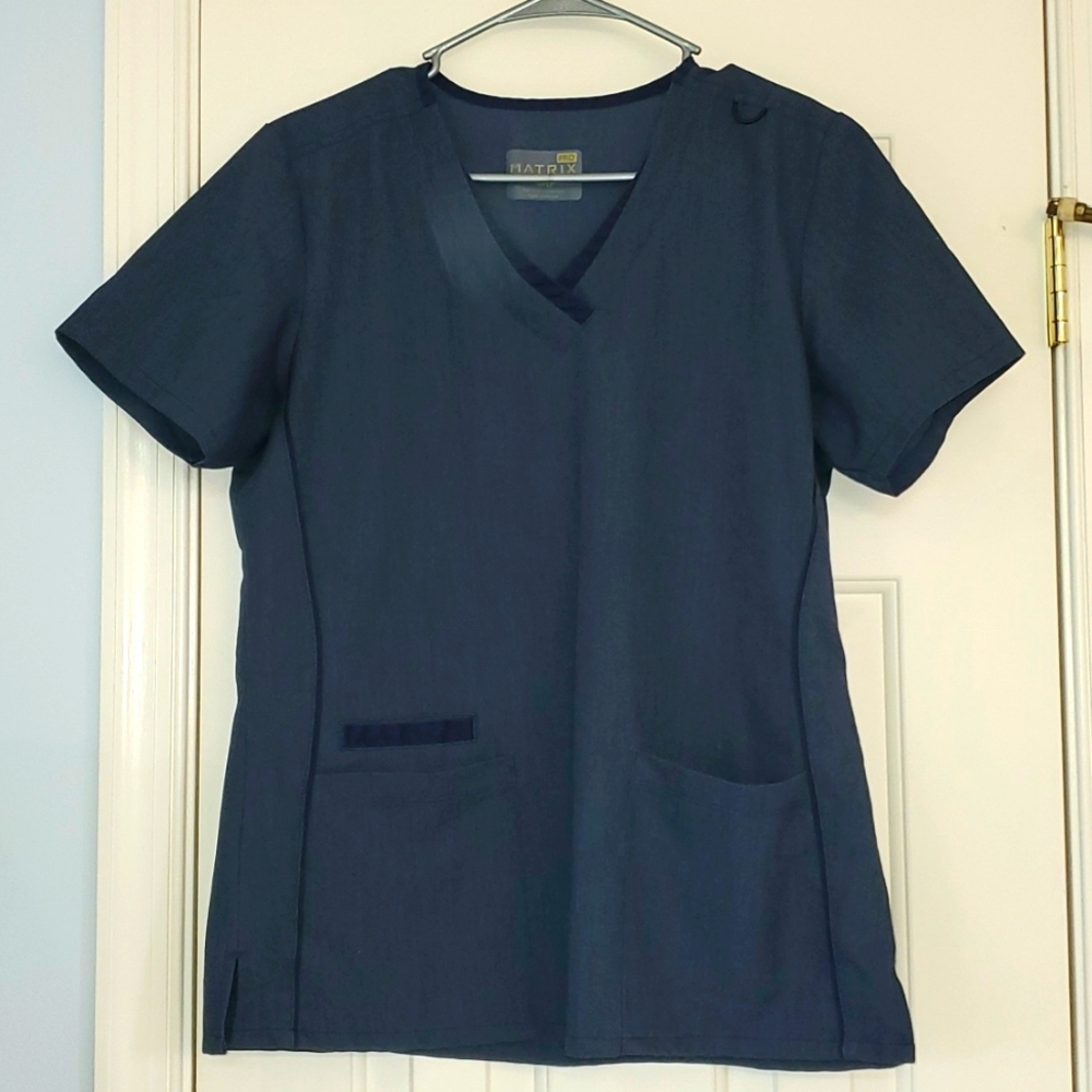 Matrix by Maven Heathered Blue Medium scrub set